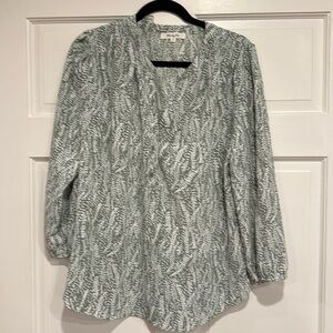 Monday Fun blouse.  Green/White Medium